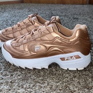 Womens Metallic Rose Gold Filas